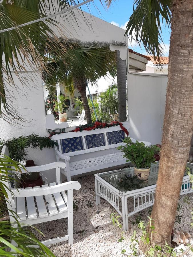 Palmita Hotel Hostel Oranjestad Exteriör bild